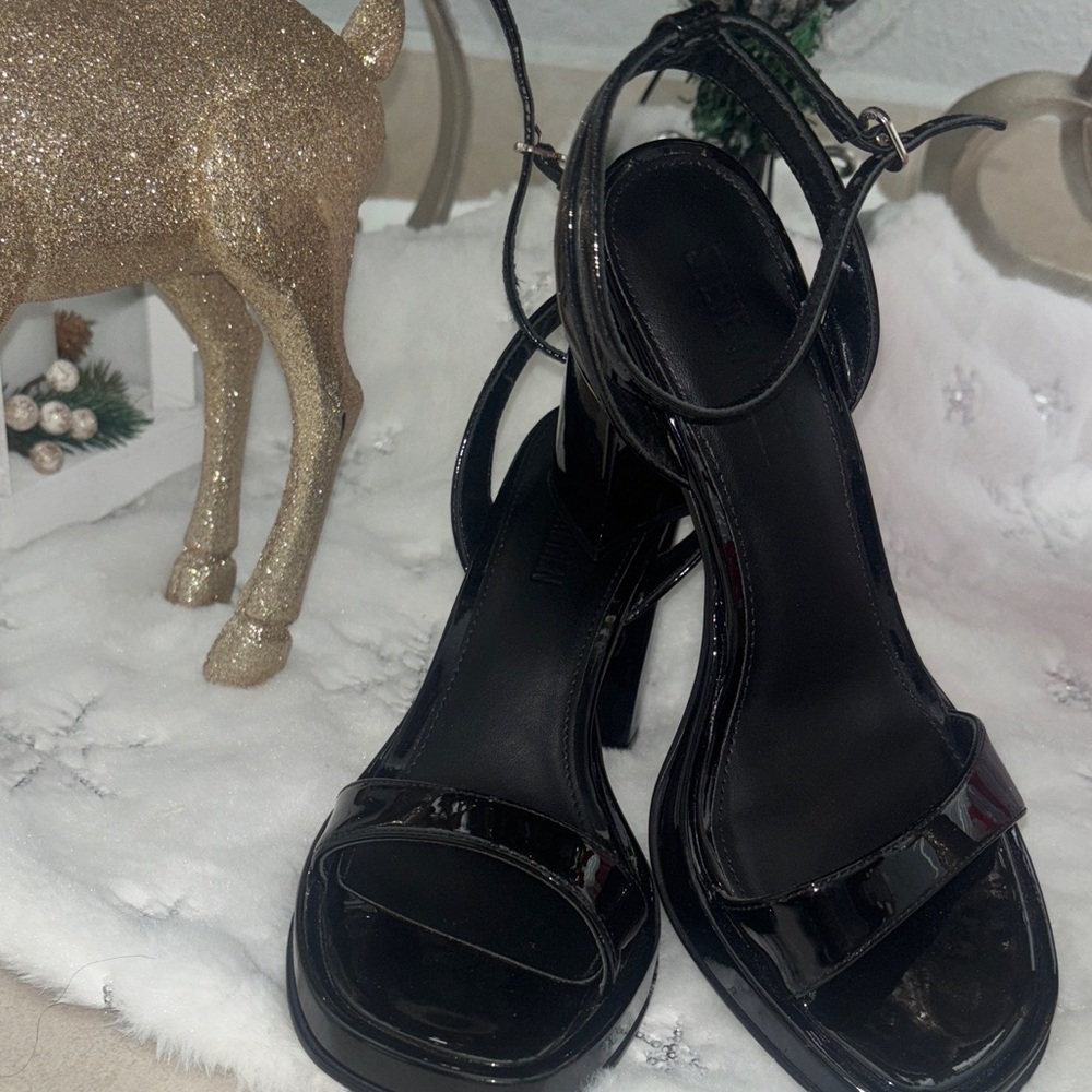 Elegant Black Strappy Sandals